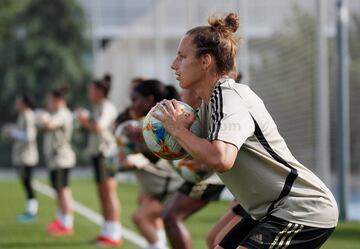 Babett Peter, jugadora del Real Madrid durante el primer entrenamiento del equipo.