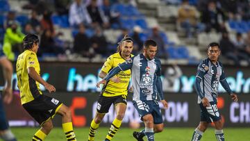 (L-R),  Nicolas Benedetti of Mazatlan and Luis Chavez of Pachuca during the game Pachuca vs Mazatlan FC, corresponding Round 03 the Torneo Apertura 2022 of the Liga BBVA MX at Hidalgo Stadium, on July 18, 2022.

<br><br>

(I-D), Nicolas Benedetti de Mazatlan y Luis Chavez de Pachuca durante el partido Pachuca vs Mazatlan FC, correspondiente a la Jornada 03 del Torneo Apertura 2022 de la Liga BBVA MX en el Estadio Hidalgo, el 18 de julio de 2022.