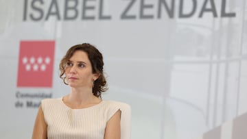 La presidenta de la Comunidad de Madrid, Isabel D¨ªaz Ayuso, durante la presentaci¨®n de los nuevos proyectos sanitarios que albergar¨¢ el Hospital p¨²blico Enfermera Isabel Zendal, a 5 de octubre de 2023, en Madrid (Espa?a). El Hospital P¨²blico Enfermera Isabel Zendal, que cost¨® m¨¢s de 170 millones de euros, ser¨¢ habilitado como Centro de Atenci¨®n Diurna para pacientes con ELA. La Comunidad pone en marcha este proyecto, con 1,5 millones de inversi¨®n, ya que el objetivo del Gobierno Regional es crear "la primera residencia del mundo" dedicada exclusivamente a la atenci¨®n integral a pacientes con ELA. El hospital de emergencias estar¨¢ ubicado en el Pabell¨®n 1 y albergar¨¢ a unos 60 pacientes.
05 OCTUBRE 2023;AYUSO;ZENDAL;M?DICOS;MEDICINA;
Isabel Infantes / Europa Press
05/10/2023