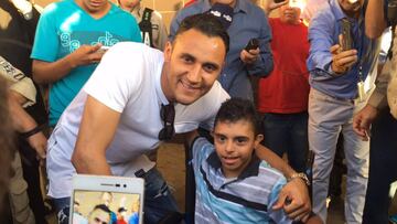 El bonito gesto de Keylor Navas con un niño en silla de rueda
