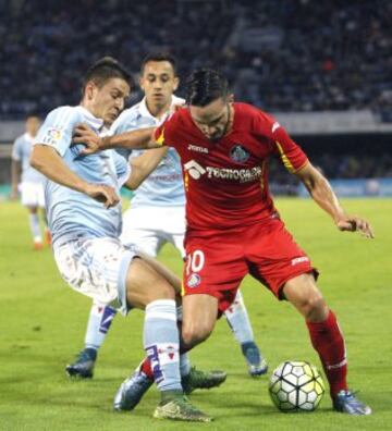 Pablo Sarabia con Nemanja Radoja.