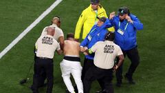 Streakers at the Super Bowl: what happens to them afterwards?