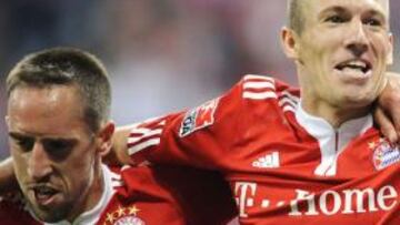 Ribéry y Robben celebran un tanto