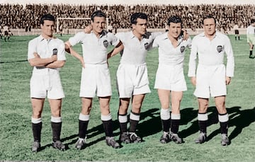 Formó junto a Amadeo, Mundo, Asensi y Gorostiza "La traca". Una delantera que ayudó al conjunto che a ganar tres campeonatos de Liga (1942,44 y 47), además de una Copa del Rey (1941).