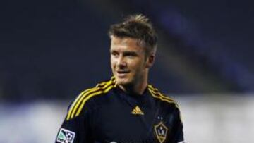 <b>POSIBLE SALIDA.</b> Chelsea y Tottenham se están preparando para ofrecer a David Beckham una vía de escape de los Estados Unidos y volver a Inglaterra donde pueda hacer méritos para ir convocado al Mundial de Sudáfrica del próximo verano.