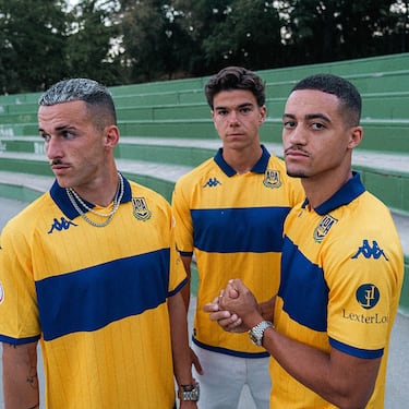 The Athletic, medio deportivo que pertenece a The New York Times (diario estadounidense con sede en la ciudad de Nueva York), ha elegido la camiseta de la primera equipación de la A.D. Alcorcón como la mejor de la temporada. El medio la describió como: "Una belleza, una maravilla, una gloriosa equipación de fútbol".