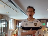 Ryan Reynols con la camiseta del Internacional de Bogotá.