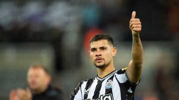 Newcastle (United Kingdom), 16/09/2023.- Newcastle's Bruno Guimaraes reacts after the English Premier League match between Newcastle and Brentford in Newcastle, Britain, 16 September 2023. (Reino Unido) EFE/EPA/PETER POWELL EDITORIAL USE ONLY. No use with unauthorized audio, video, data, fixture lists, club/league logos or 'live' services. Online in-match use limited to 120 images, no video emulation. No use in betting, games or single club/league/player publications
