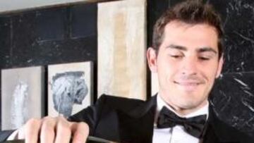BRINDIS. Iker Casillas no se rinde y espera que el 2009 traiga alegrías a la parroquia blanca.