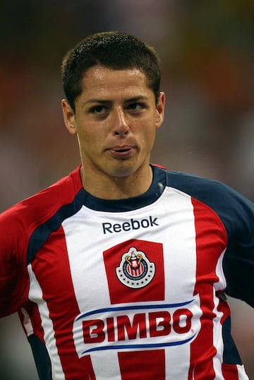 Chicharito y la evolución de su look en un mes