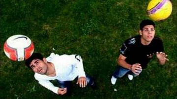 Diego Costa con su primo Tiago Santos.