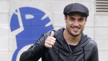 <b>INDIO Y VAQUERO. </b>Osvaldo volverá a ser titular hoy, 84 días después de su lesión. En Málaga, hace dos semanas, ya jugó los últimos 35 minutos.