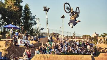 La Happy Ride Weekend todavía está buscando la mejor fecha para su celebración, aunque el año pasado ya se avanzó a septiembre. La referencia en el BMX y MTB Dirt Jump dio un espectáculo total con riders como Sergio Layos, Arkaitz Armendariz o Emil Johansson, entre otros. Lo que no cambiará es el escenario: El increíble La Poma Bikepark en Premià de Dalt (Barcelona).