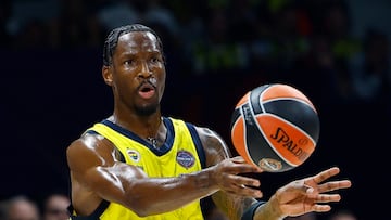 Basketball - EuroLeague Final Four - Final - AS Monaco v Fenerbahce - Etihad Arena, Abu Dhabi, United Arab Emirates - May 25, 2025 Fenerbahce's Nigel Hayes-Davis in action REUTERS/Rula Rouhana