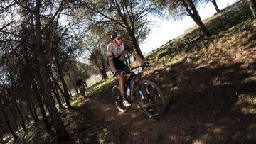 Tiago Ferreira, del calvario a dominar la Andalucía Bike Race