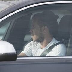 Real Madrid have one month to sell Gareth Bale