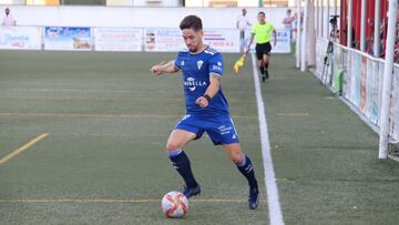 Imagen del partido entre el Torreperogil y el Marbella