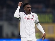 Jhon Lucumí en un partido de Bologna.