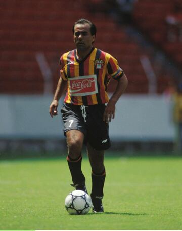 Leones Negros era un equipo a temer en los 70´s con un par de subcampeonatos de Liga y otro más de Copa. De igual manera, a finales de los 80´s y principios de los 90´s, sumó otro par de subcampeonatos, así como un título de Copa. Regresó brevemente a la Primera División, pero descendió y se mantiene en el Ascenso.