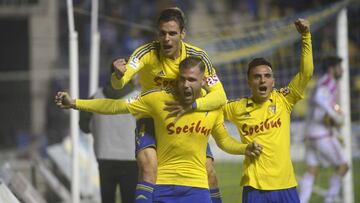 Alegría Ortuño tras un gol del Cádiz en el partido ante el Mirandés