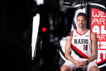 El 24 de julio del 20149, Pau firm¨® con los Trail Blazers. Pero no pudo volver al Oeste porque la recuperaci¨®n fue m¨¢s lento de lo previsto. Dej¨® la plantilla de los de Oreg¨®n y sigui¨® trabajando para continuar en activo.