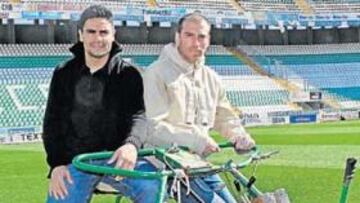 <b>LÍDERES. </b>Trotta, desde la defensa, y Caballero en la puerta lideran al nuevo Elche.