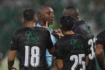 Atlético Nacional eliminó en cuartos de final al Deportivo Cali con doblete de Dayro Moreno a los 50 y 90 minutos. Los verdes avanzaron a semifinales con un marcador de 2-1.