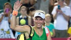 Wozniacki gana y se medirá con Mladenovic en la final