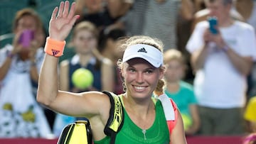 Wozniacki gana y se medirá con Mladenovic en la final