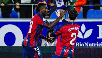 Soko celebra su gran gol al Castellón.