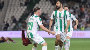 Alves, celebra su gol ante el Levante