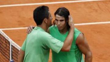 <b>ENTRE AMIGOS. </b>Almagro saluda a Rafa al acabar el partido.
