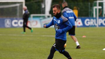 Çolak, durante el entrenamieto del Deportivo en Abegondo.