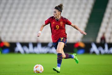 Esther González: la de Huéscar se ganó la confianza de Vilda a base de lucha. Lleva años y años dando qué hablar en la Liga española para que a sus 30 años, y gracias a su paso por el Real Madrid, recoja los frutos disputando un Mundial.