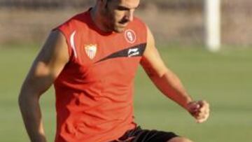 Álvaro Negredo será baja confirmada ante el Barcelona