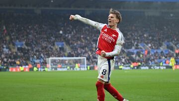 Pese a las lesiones en el ataque, Arsenal supo sacarle los tres puntos a Leicester City y ya registra su racha invicta más larga en Premier League.