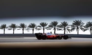 Lewis Hamilton durante las pruebas de pretemporada en el Circuito Internacional de Baréin.
