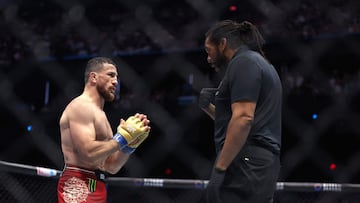 LAS VEGAS, NEVADA - SEPTEMBER 14: Merab Dvalishvili of Georgia (L) argues with the referee as the fight against Sean O�Malley of the United States begins for the bantamweight title during UFC 306: Riyadh Season Noche at Sphere on September 14, 2024 in Las Vegas, Nevada. Christian Petersen/Getty Images/AFP (Photo by Christian Petersen / GETTY IMAGES NORTH AMERICA / Getty Images via AFP)