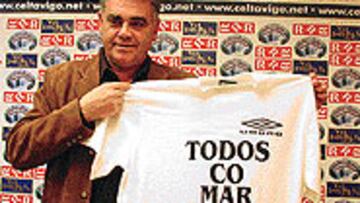 <B>TODOS CON EL MAR</b>. Eso es precisamente lo que se leerá en las camisetas y pancartas que llevarán los jugadores del Celta al salir hoy al terreno de juego de Balaídos.