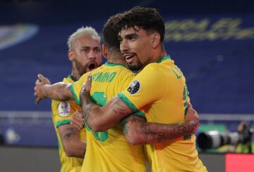 Colombia perdió 2-1 ante Brasil en un encuentro marcado por la polémica. Luis Díaz abrió el marcador, Roberto Firmino empató y Casemiro marcó el gol del triunfo en la última jugada del partido. 