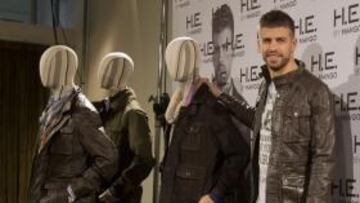<b>EL 'MODELO' GERARD PIQUÉ.</b> Gerard Piqué, que firmó en 2011 como imagen de la firma Mango, presentó el pasado lunes la colección primaveraverano. Además de posar con ropa de la marca de ropa, el central azulgrana se sometió después a todo tipo de preguntas, tanto las relacionadas con el fútbol como con su vida privada por su relación con Shakira.