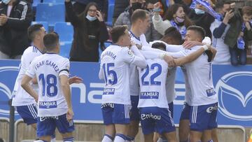 Los jugadores del Real Zaragoza celebran el primer gol contra la Uni&oacute;n Deportiva Las Palmas.