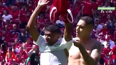 Insólito: ¡Paolo Guerrero obligó a un rival cambiarle la camiseta!