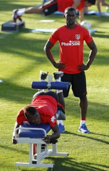 Jackson Martínez entrena con el Atlético de Madrid previo al Trofeo Ramón de Carranza en Cádiz, en el que se espera sea titular de cara al inicio de la Liga.