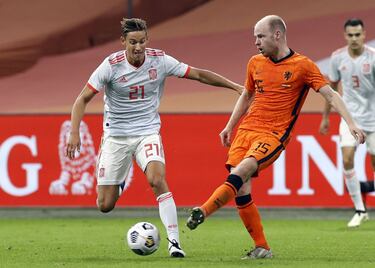 El buen hacer de Marcos Llorente en el Atlético lleva a Luis Enrique a citarle con la Selección. El rojiblanco debutó como internacional el 11 de noviembre de 2020 disputando el final del partido contra la selección de los Países Bajos. No llegaría a participar ante Suiza y Alemania, pero entró en los planes del seleccionador en la última lista hasta el momento y Llorente sueña con estar en la próxima Eurocopa. Por rendimiento no ha parado de ganárselo.  