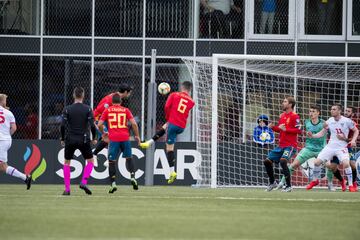 1-2. Klaemint Olsen marcó el primer gol tras cabezear Odmar Faero un saque de esquina de Brandur Hendriksson.