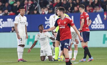 What did Vinicius say to the referee during the LaLiga Santander game against Osasuna?