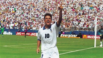 5 Jul 1994:  Roberto Baggio of Italy celebrates scoring the winning goal during the FIFA World Cup Finals 1994 second round match against Nigeria played at the Foxboro Stadium, in Boston, Massachusetts. Italy won the match 2-1 after extra-time.  Mandatory Credit: Rick Stewart /Allsport