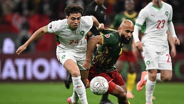 El Aynaoui roba un balón a Mbeumo.