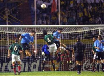 Jared Borgetti anotó uno de los mejores goles del certamen para conseguir el pase a la Gran Final. Desde entonces, México no ha podido superar la etapa de semifinales en el torneo continental.